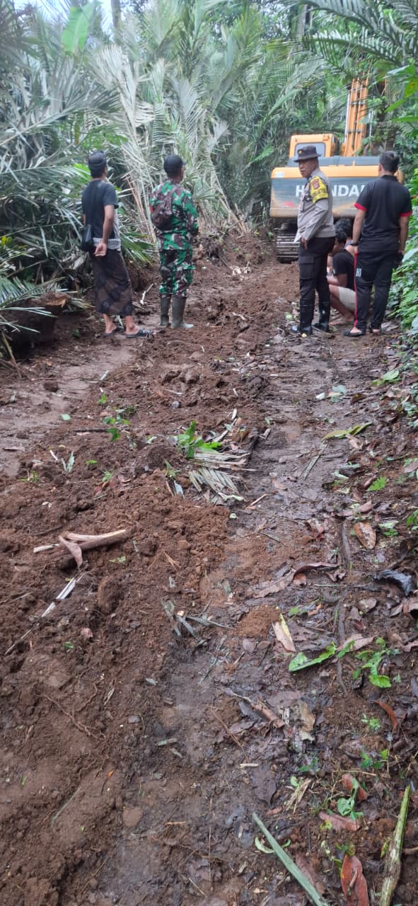 PEMBUKAAN RUAS JALAN DI DUSUN YEHA